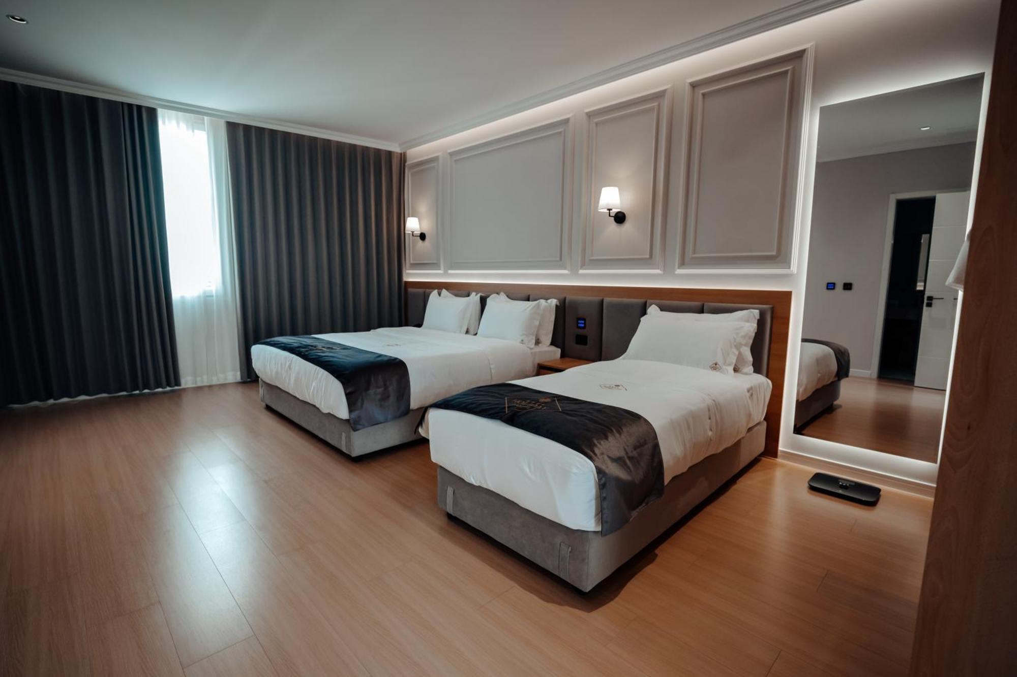 Holiday Hotel Rinas Exterior photo